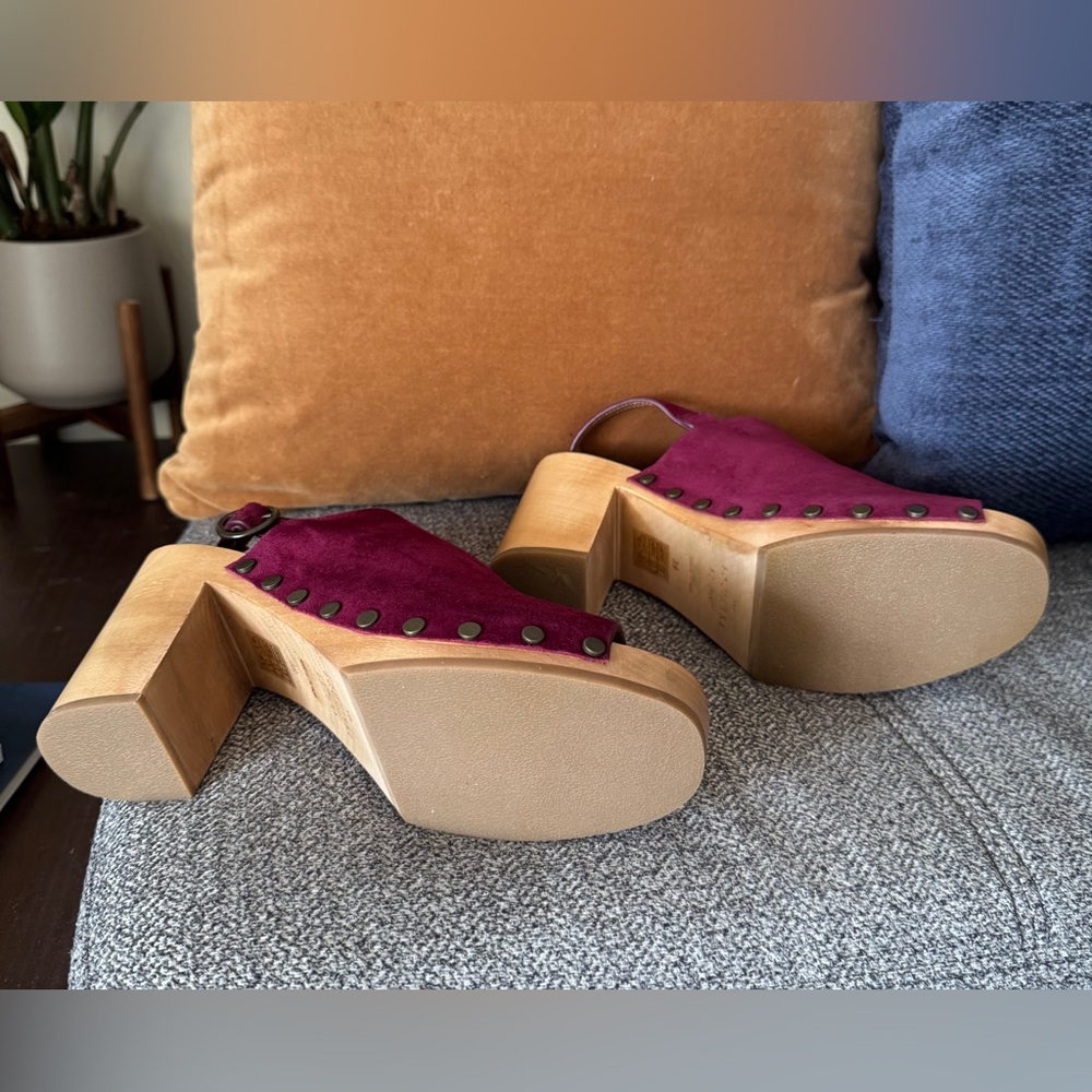 Sézane Dakota High Clogs, New in Burgundy Suede Open-Toe with Wooden Block Heel - Picture 4 of 11